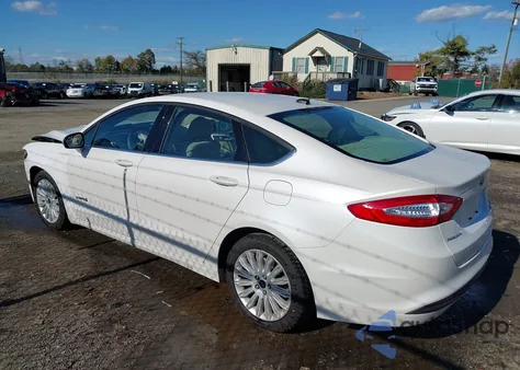 2014 Ford Fusion Hybrid Se z USA, uszkodzony, nr VIN 3FA6P0LU9ER252475